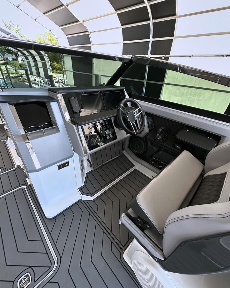 Boat cockpit interior reset