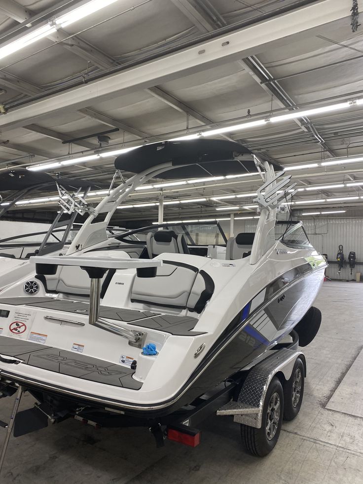 Yamaha wakeboat after ceramic